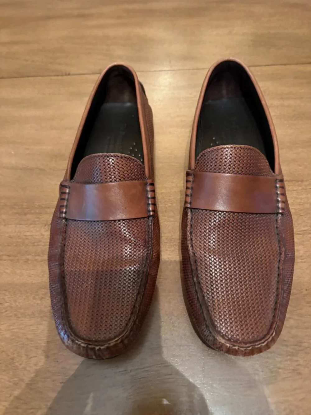 NWOT Men's To Boot Magnus Burnished Tan Embossed Driving Loafer. Size 9.5